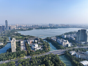 城市河畔建筑景观鸟瞰