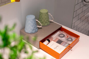 简约桌面收纳小物展示