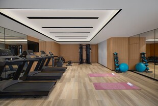 现代健身房室内空间展示