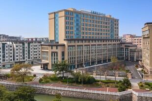 城市中的现代化高楼建筑