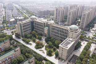 城市中现代化建筑群鸟瞰
