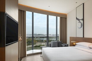 现代简约风海景酒店卧室
