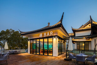 中式典雅餐厅夜景