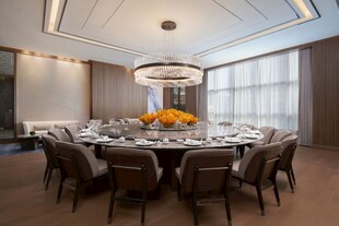 豪华餐厅圆桌宴请场景