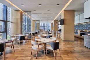 现代简约风格餐厅室内景
