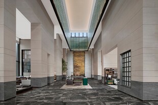 现代大气的室内走廊空间