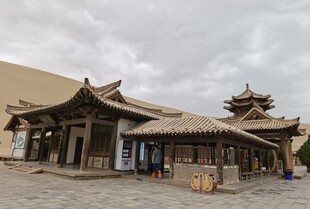 敦煌鸣沙山