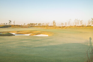 美丽高尔夫球场风景