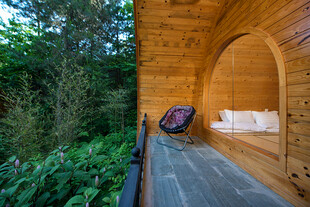 木质露台的休闲户外空间