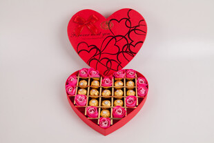 工艺品心形礼盒装多彩巧克力