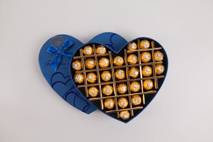工艺品心形盒装金色巧克力