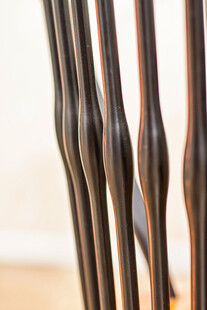 弯曲金属杆特写