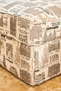 报纸风图案沙发凳