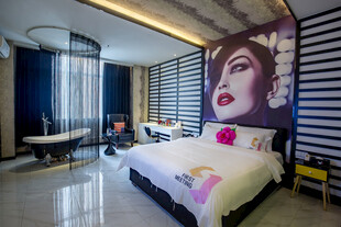 时尚主题风个性酒店客房