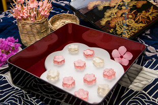 精致日式和果子甜点展示