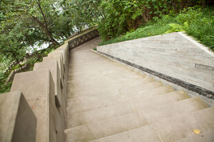 户外石砌阶梯景观