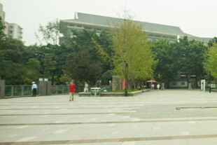 城市广场休闲场景