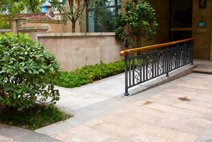 庭院户外铁艺栏杆景观