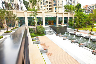 现代小区户外景观一角