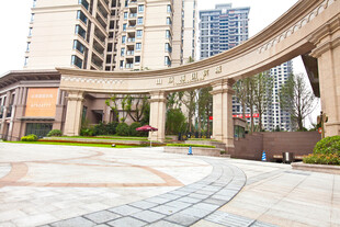 小区精美拱形景观建筑