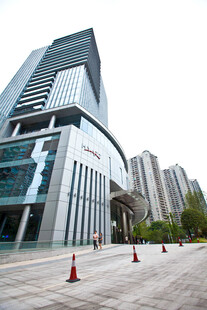 现代都市高楼大厦街景