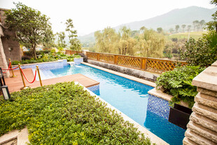 户外精致花园泳池景观