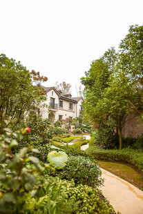 中式园林小径景观