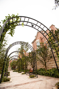 拱形绿植景观通道