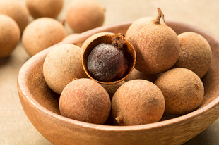 龙眼果干的背景