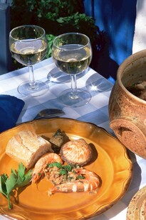 美味海鲜佳肴的惬意呈现