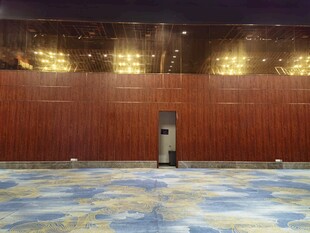 空旷华丽的室内活动场地