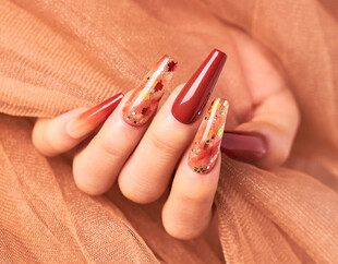 时尚红色美甲特写