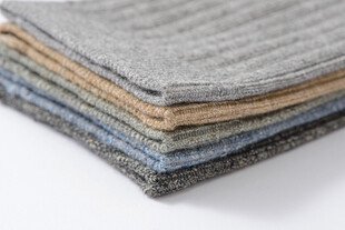 多彩叠放棉袜特写