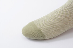 浅米色袜子特写