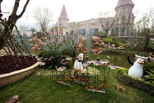 梦幻花园中的欧式城堡景观