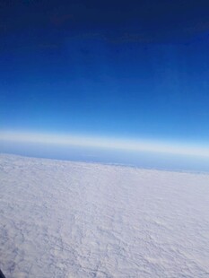 高空俯瞰茫茫云海景观