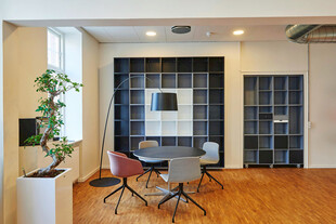 现代简约风格的办公洽谈区