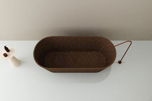 棕色金属提篮与小兔摆件