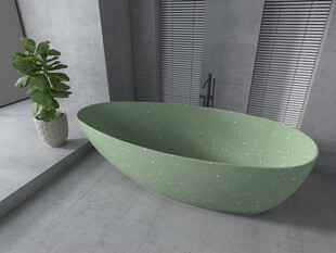 浅绿色椭圆形独立式浴缸