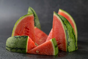 新鲜切块西瓜展示