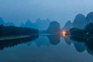 漓江晨曦山水静谧美景