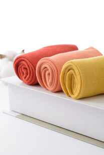 多彩棉袜整齐摆放