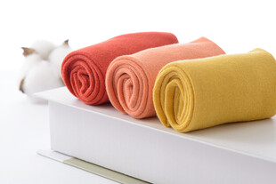 多彩卷状棉袜展示