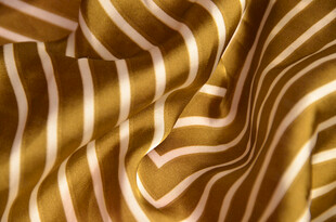 金色条纹丝绸纹理