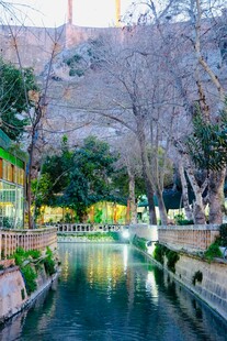 城市河畔夜景 静谧美好