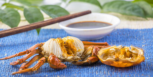 美味螃蟹配蘸料