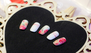 多彩花卉美甲成品展示