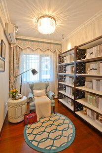 温馨舒适的家庭书房一角