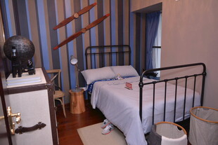 简约卧室 温馨床铺场景