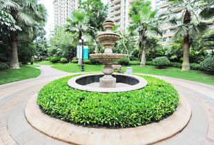 小区内精致圆形喷泉景观